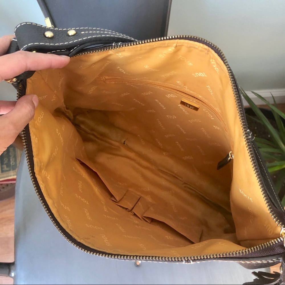 TOUS 🐻 Leather Handbag - Picture 3 of 8
